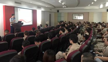 公司開展防暑降溫與消防知識培訓(xùn)及應(yīng)急演練活動